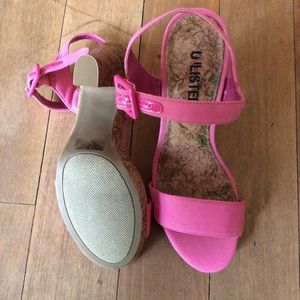 NWOT pink platform heels